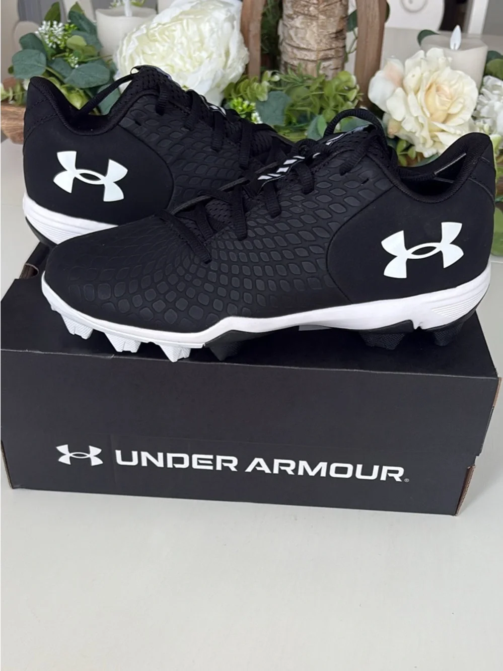 New Women’s Girls’ Under Armour Black & White Softball Cleats